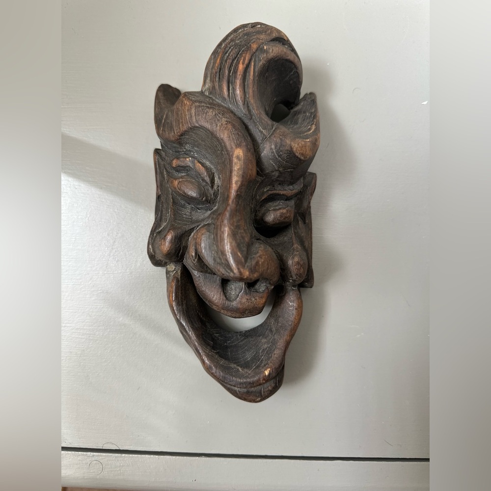 Wooden Mask – Art Decor